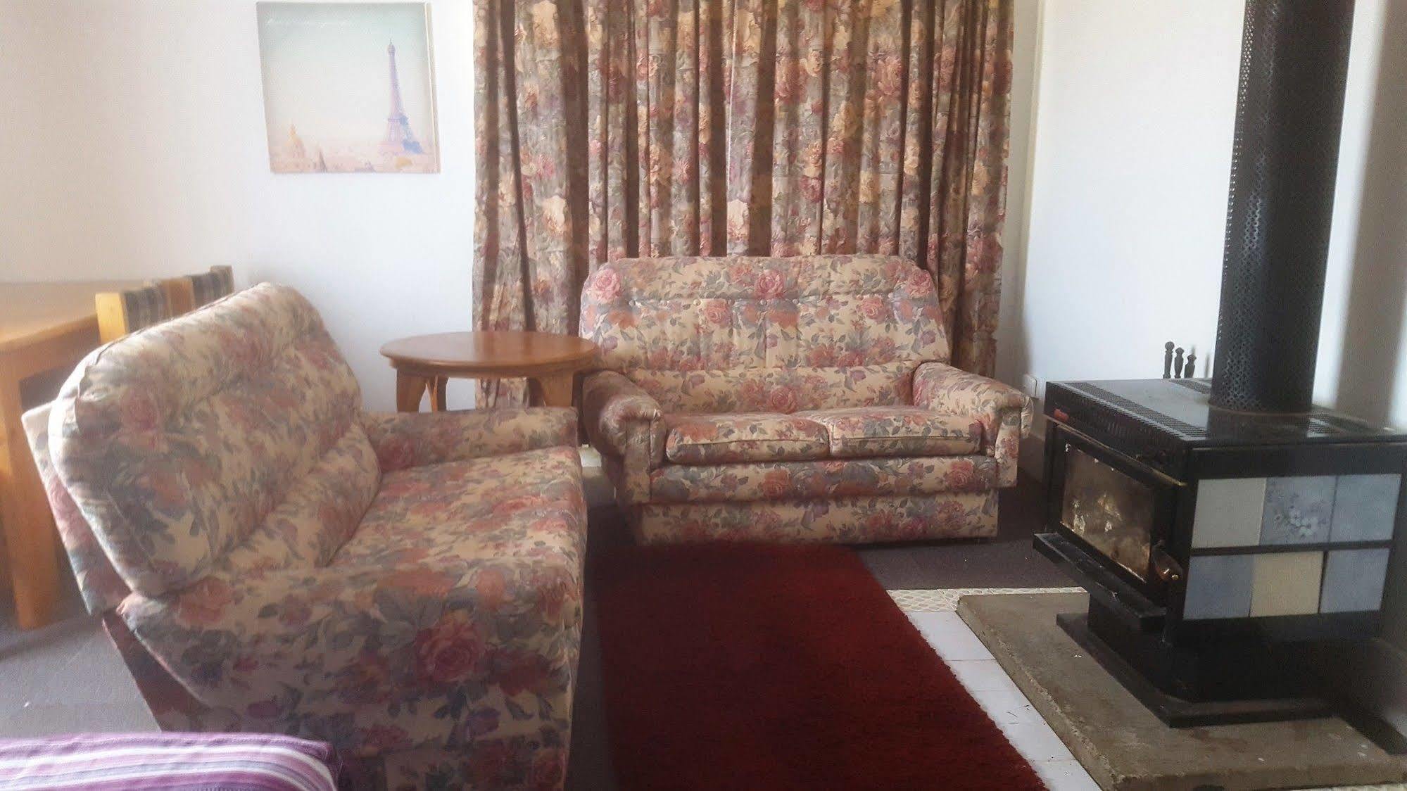 Clunes Motel ภายนอก รูปภาพ