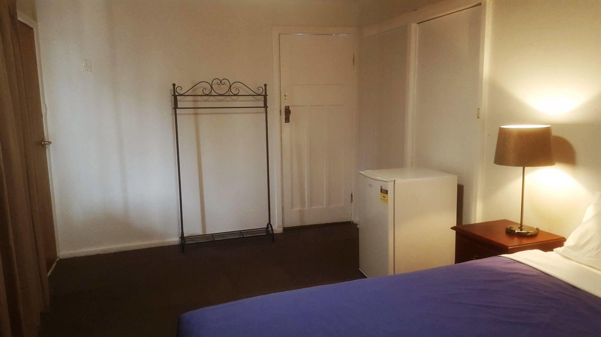 Clunes Motel ภายนอก รูปภาพ