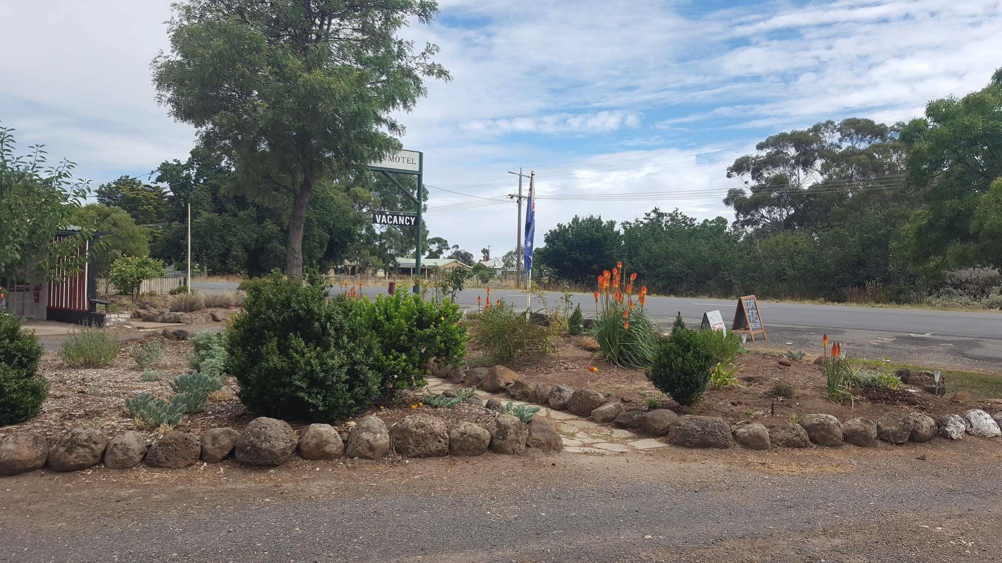 Clunes Motel ภายนอก รูปภาพ